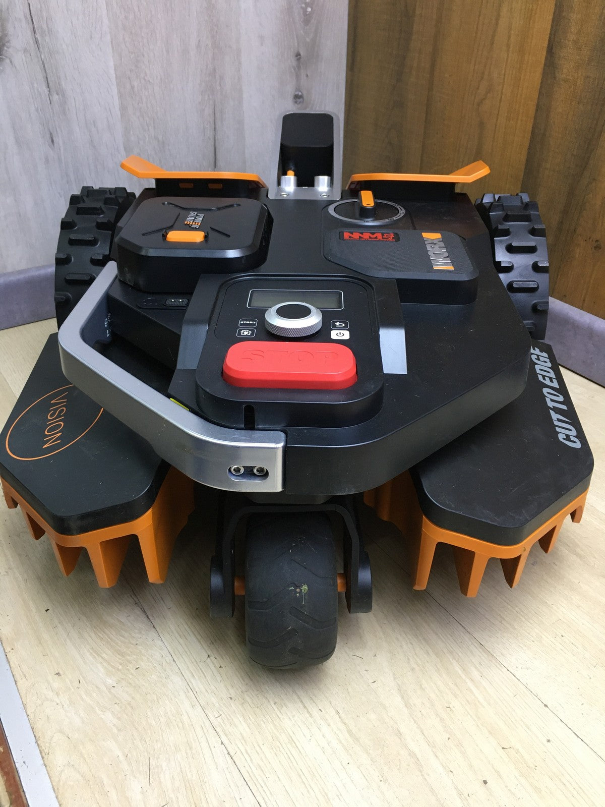WORX Landroid Vision M600 Mähroboter ohne Begrenzungskabel WR206E.1 I39431