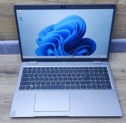 Dell Latitude 5530 Notebook 15.6" Touch FHD i5-1245U 16GB 256GB Thunderbolt LTE