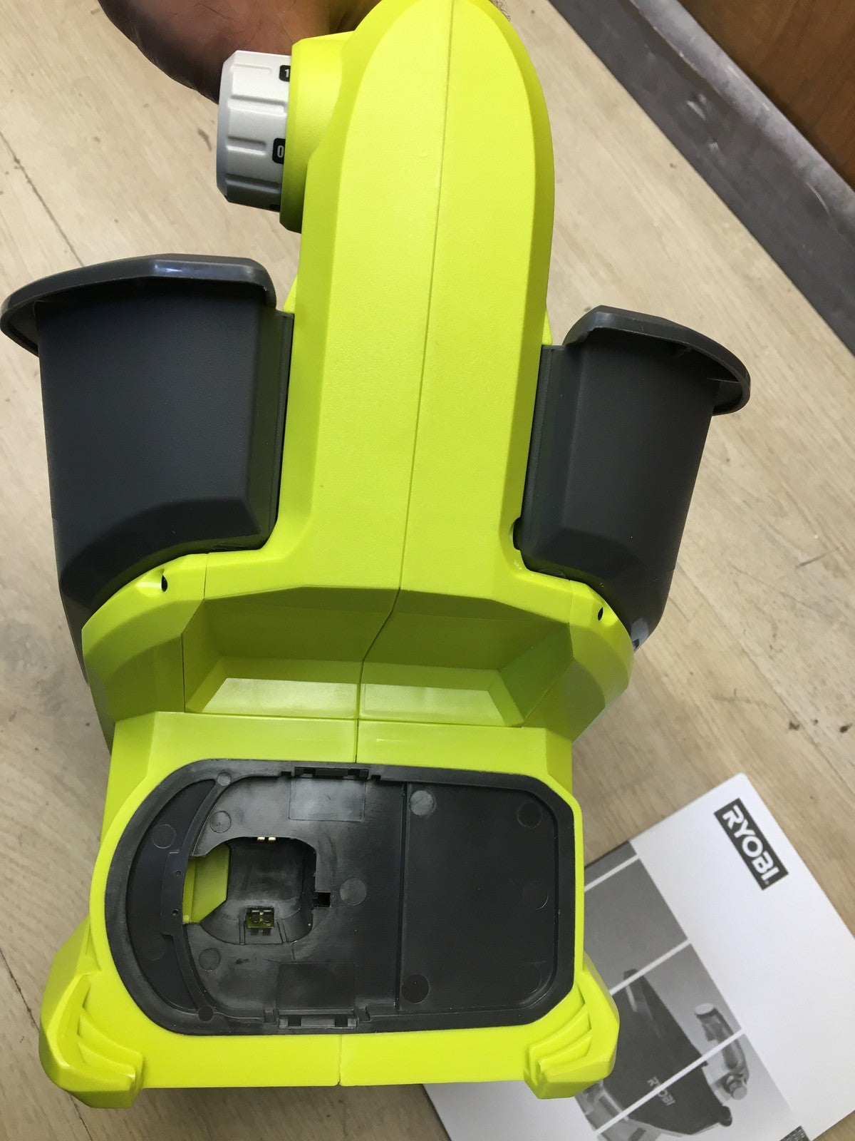RYOBI 18 V ONE+ Akku-Universalstreuer OSS1800 solo, 4 L Tank, I38669