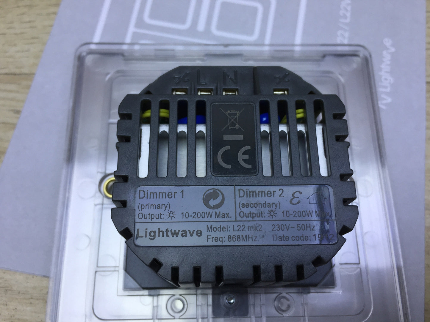 Lightwave L22 Smart 2 Gang Dimmer Wall Switch 200W, I23513