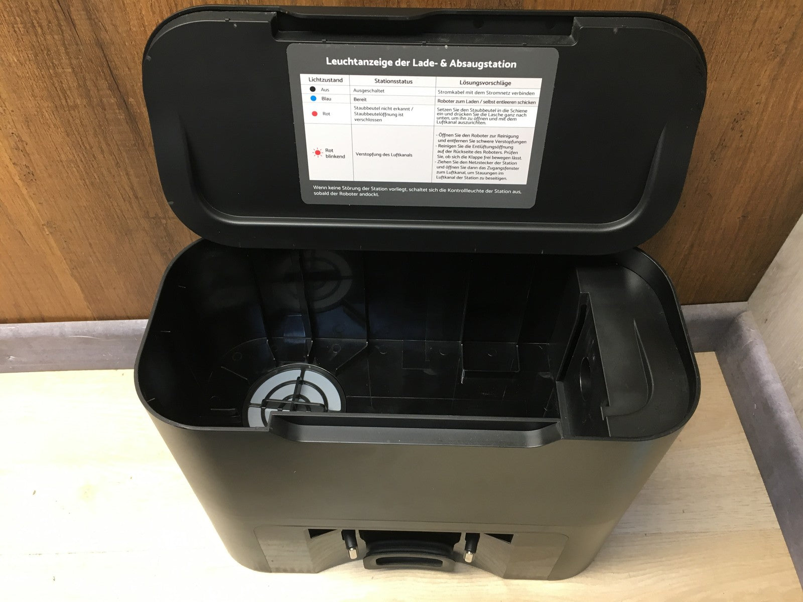 aeco VacuBot X5 Plus Saug- & Wischroboter & Absaugstation 5000Pa, I36230
