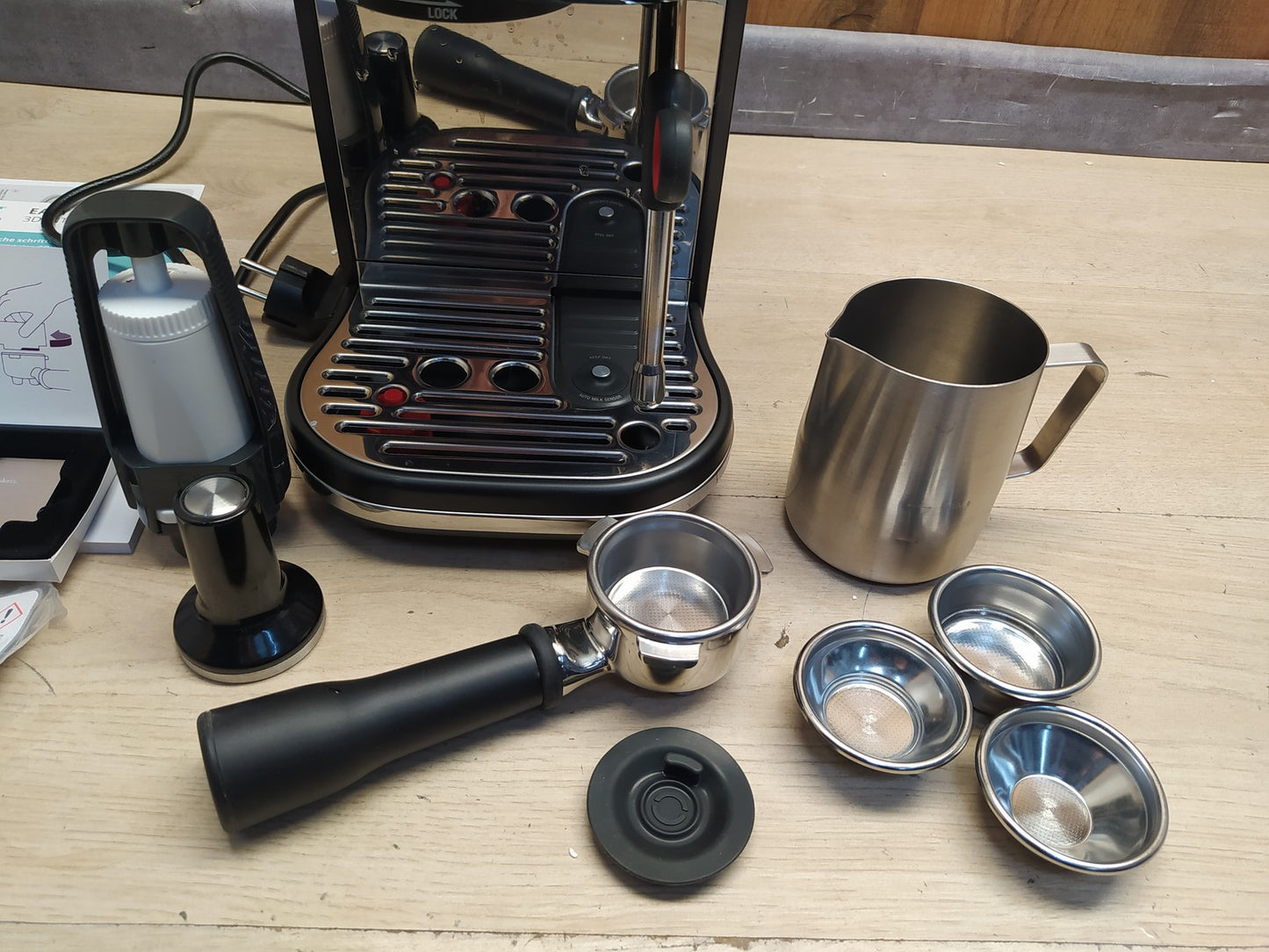 Sage SES500 BST Kompakte Kaffeemaschine mit Milchaufschäumer, I37619