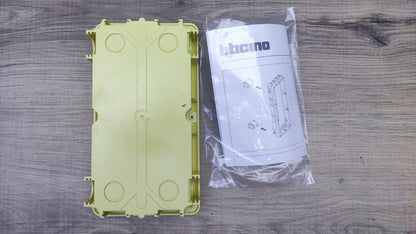 BTICINO 350020 Unterputzkasten für SFERA oder LINEA3000 Türstationen, I37991