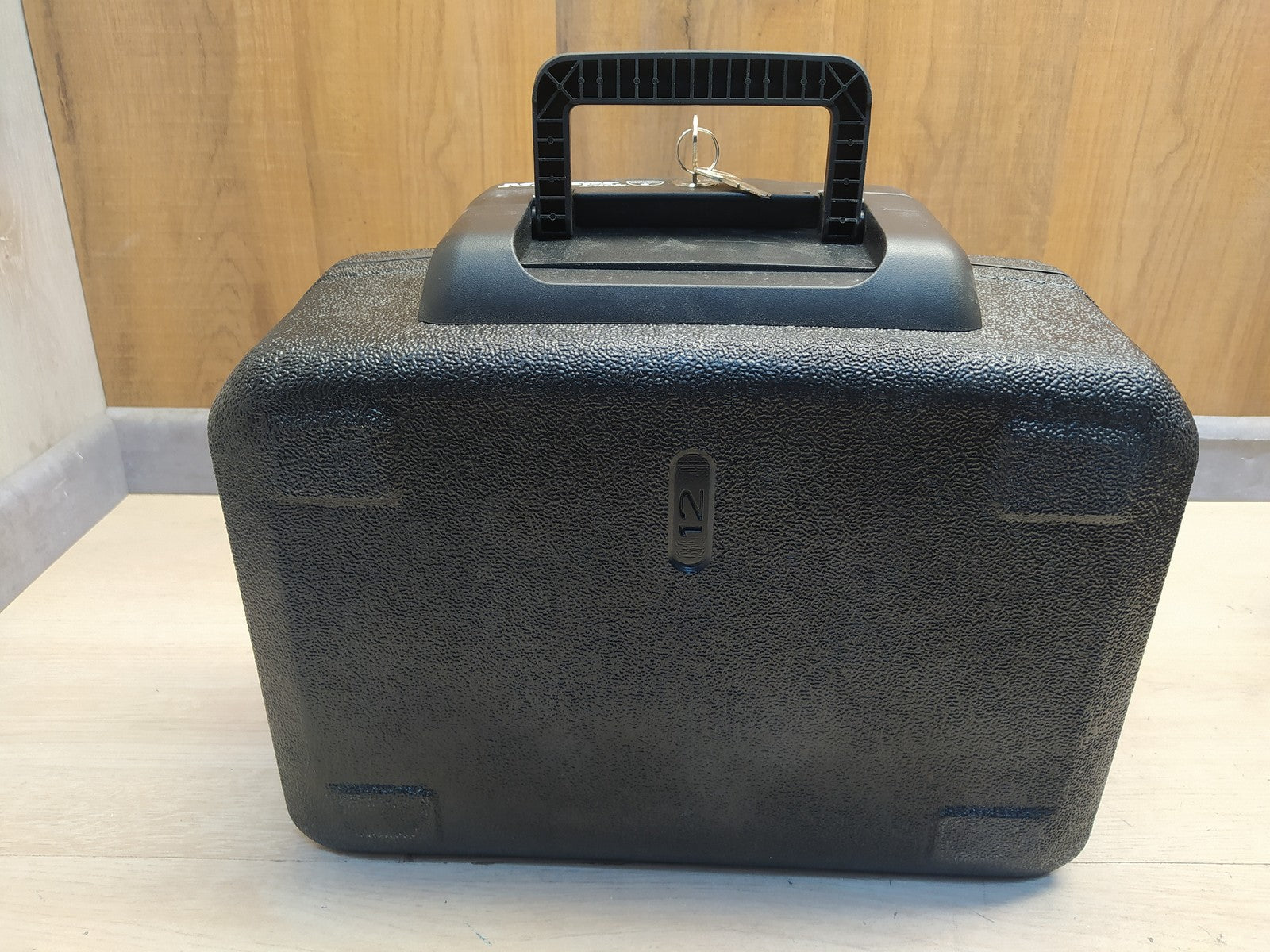 Masterlock L1200 Feuerbeständige Sicherheitskassette klein 5 L, I37898