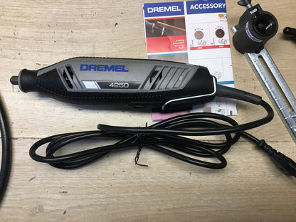 Dremel 4250 Multifunktionswerkzeug Set, 175W, I38396