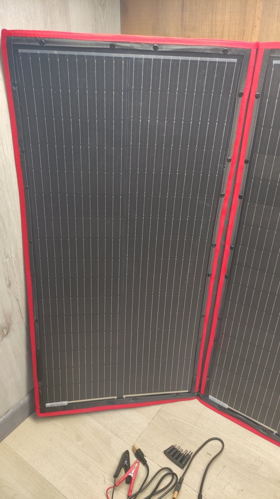 DOKIO Solarpanel 300W Solarmodul mit Regler faltbar