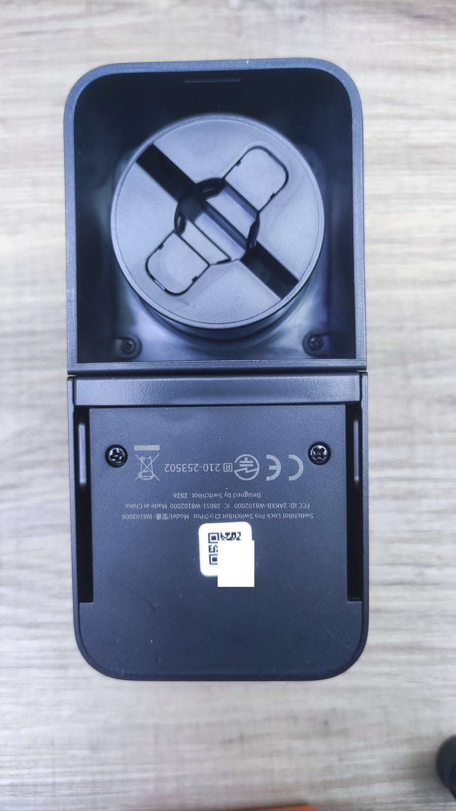 SwitchBot WLAN Smart Lock Pro Elektronisches Türschloss, Matter, I37325