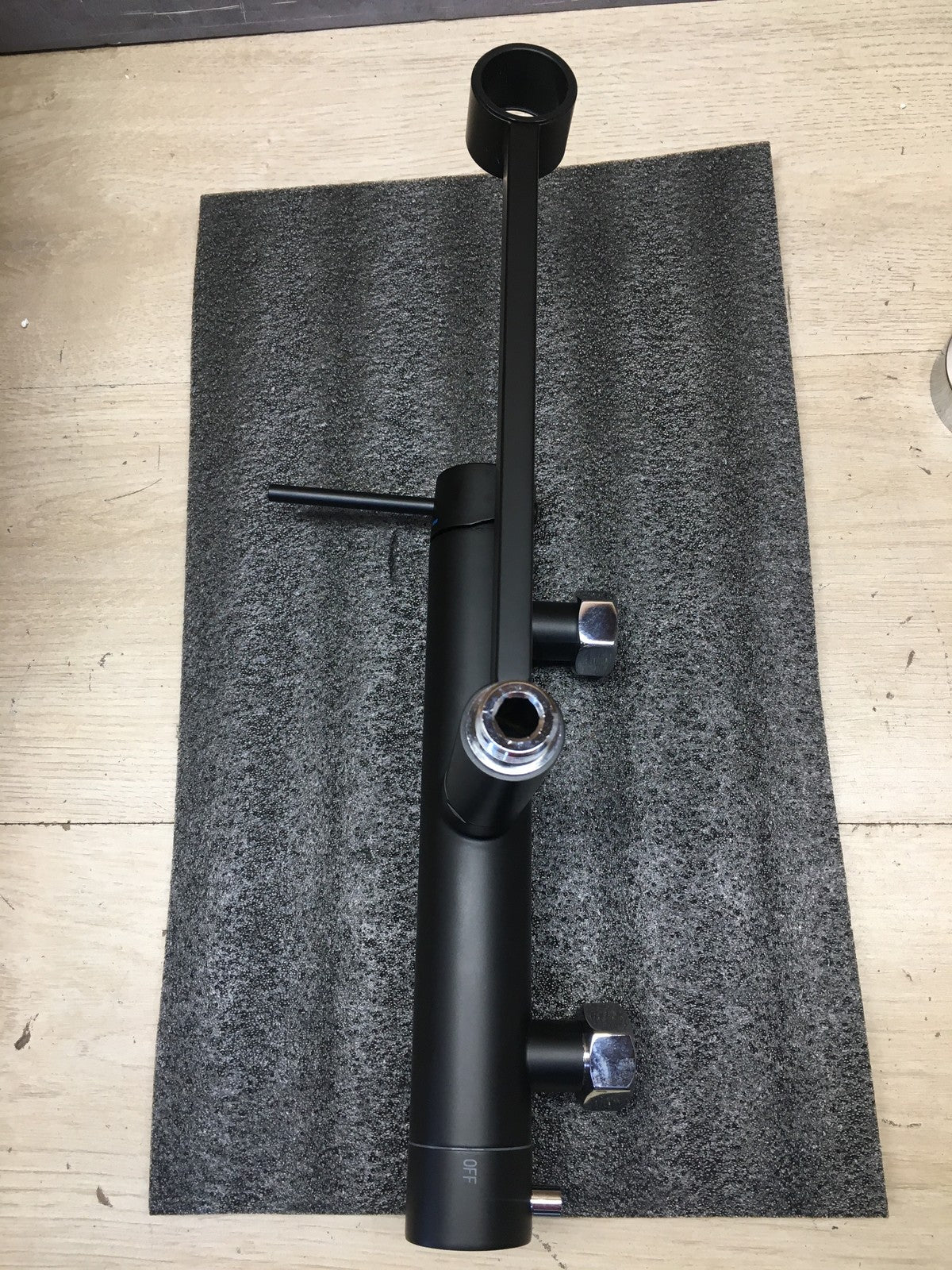 Detbom DKG001MB Wasserhahn Küche Wandmontage, Mattschwarz, I40025