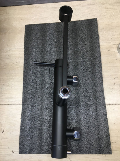 Detbom DKG001MB Wasserhahn Küche Wandmontage, Mattschwarz, I40025
