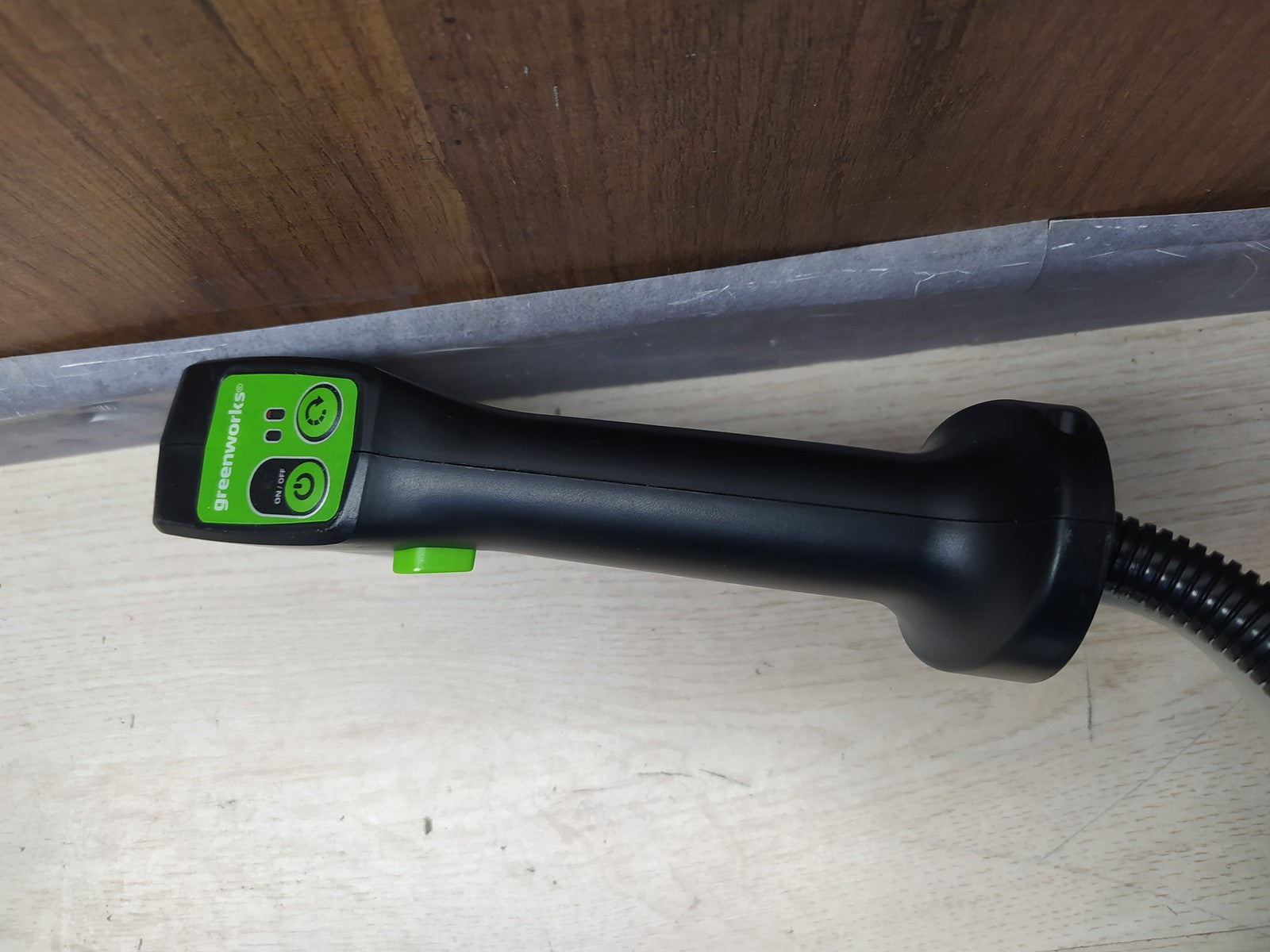 Greenworks Akku-Freischneider GD24X2BCB, ohne Akkus, mit Ladegerät, I38001