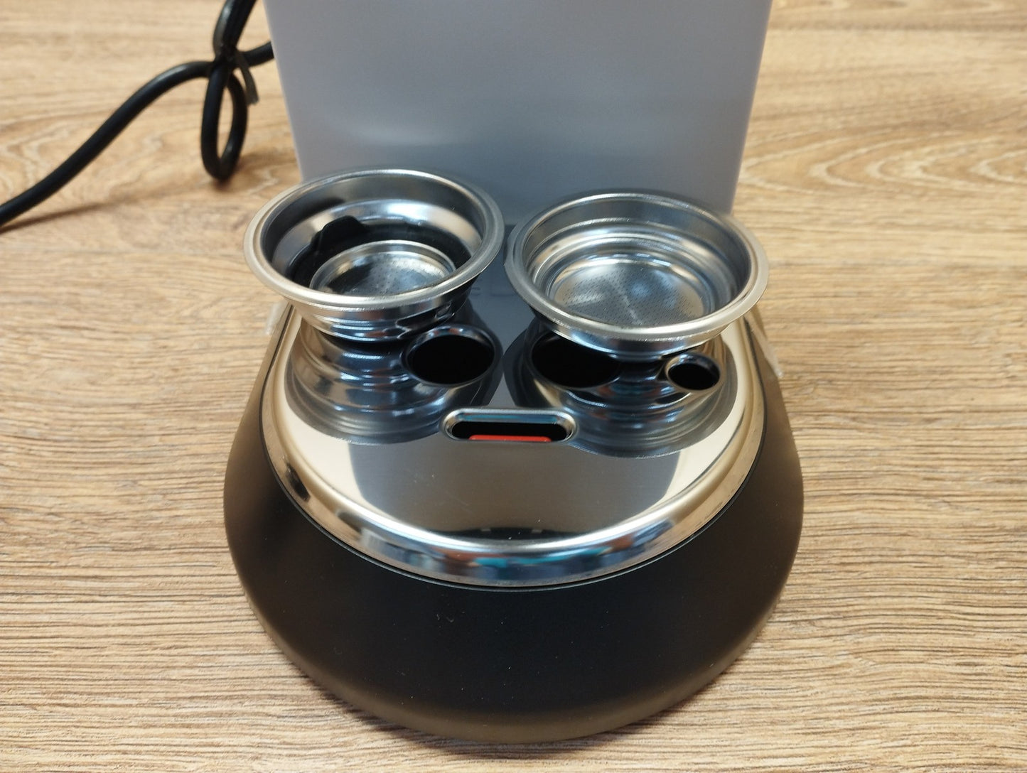 De'Longhi EC 685.W Kaffeemaschine, 1350W, weiß, I39563