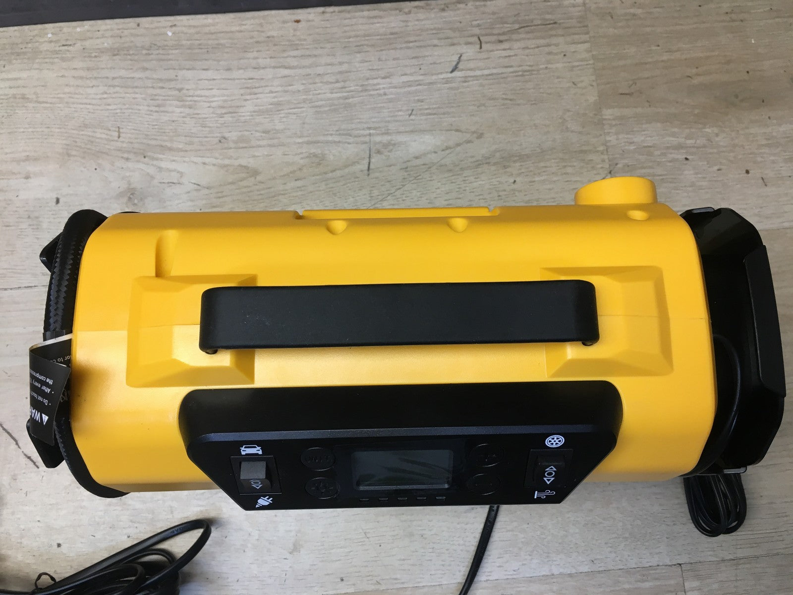 AstroAI ATJ-8366 Luftkompressor Auto 12V DC/230V AC Duale Stromquellen, I38169