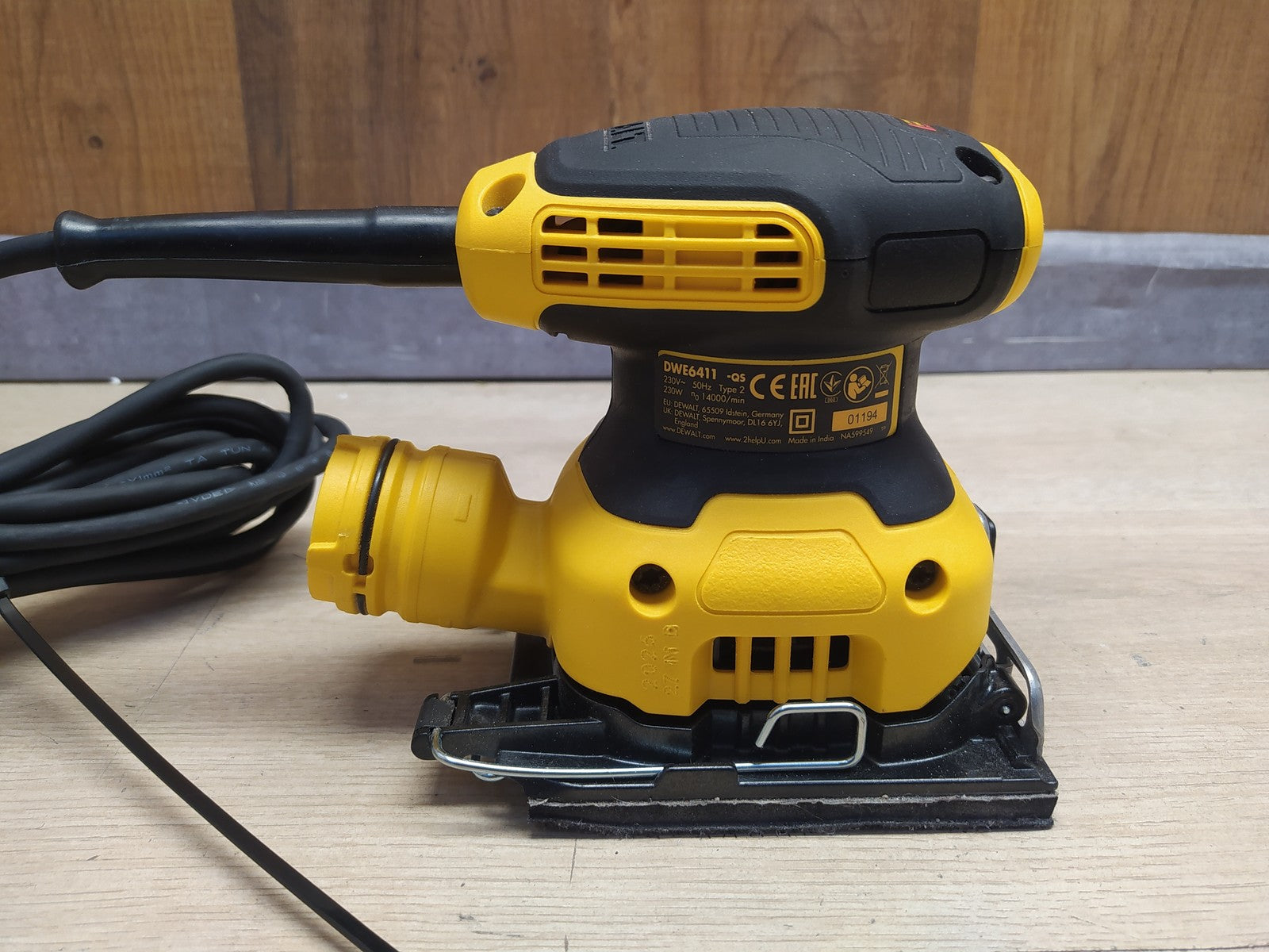 DeWalt DWE6411 Vibratiosnschleifer/ Schwingschleifer, 230 Watt, I38456