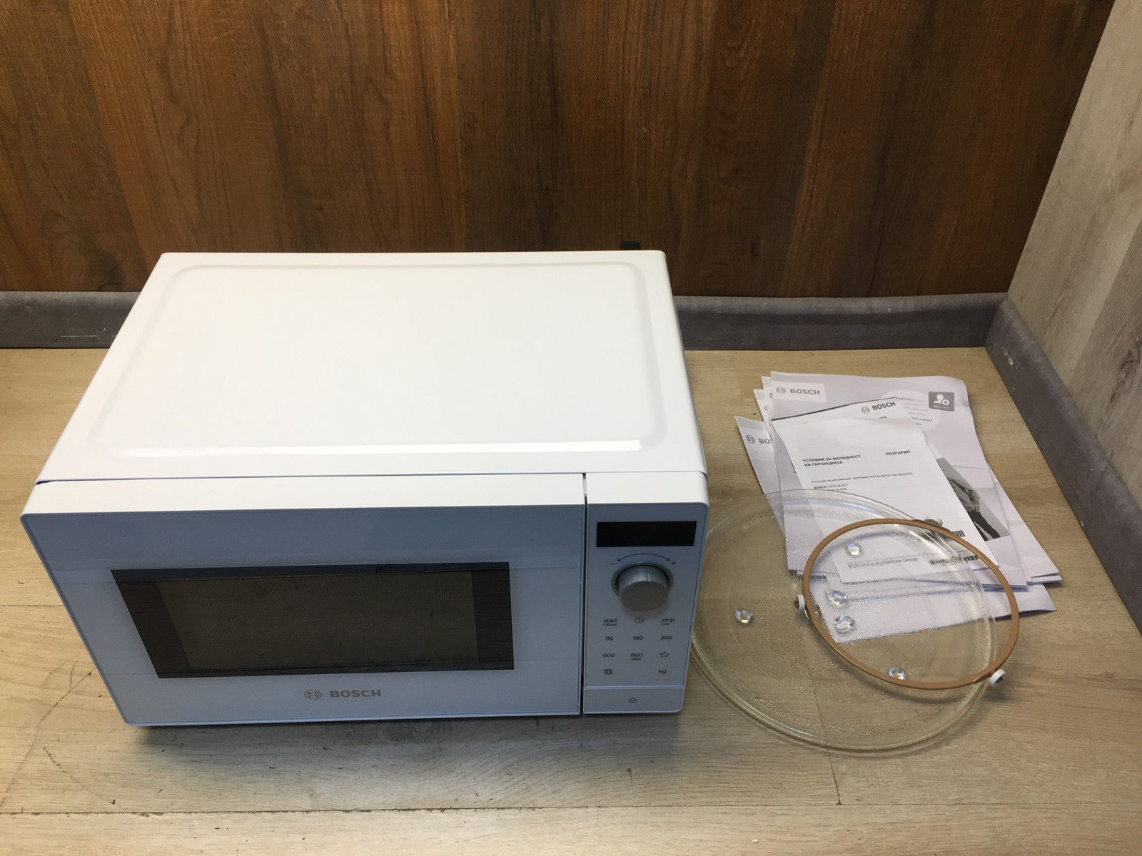 Bosch FFL023MW0 Mikrowelle, 800 W, Drehteller 27 cm, I37770