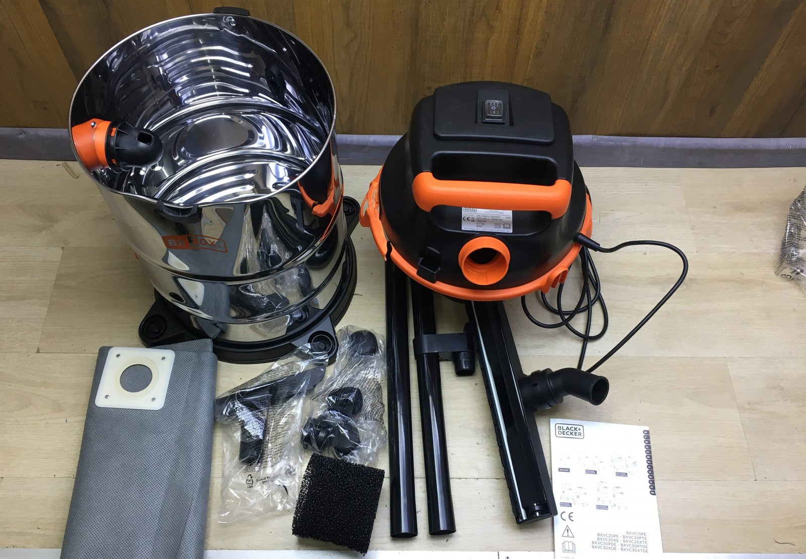 BLACK & DECKER Staubsauger BXVC30XDE 1600 W, I34569
