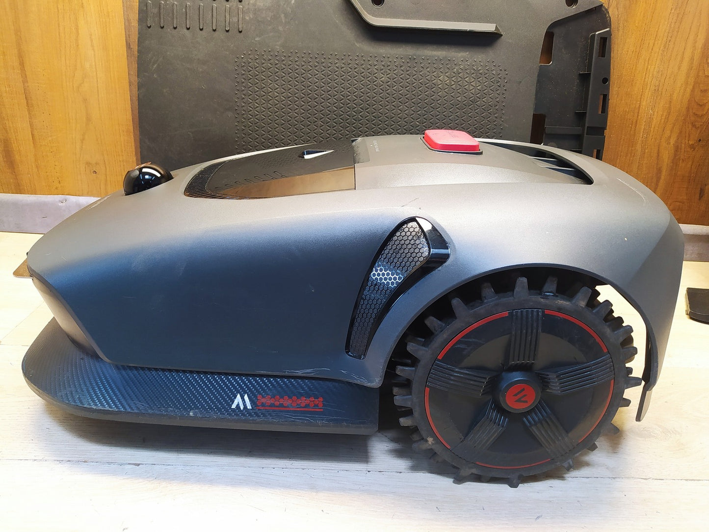 Dreame Mova 1000 Mähroboter (MLLM4110) bis 1.000 m² 3D-LiDAR kabellos, I37792