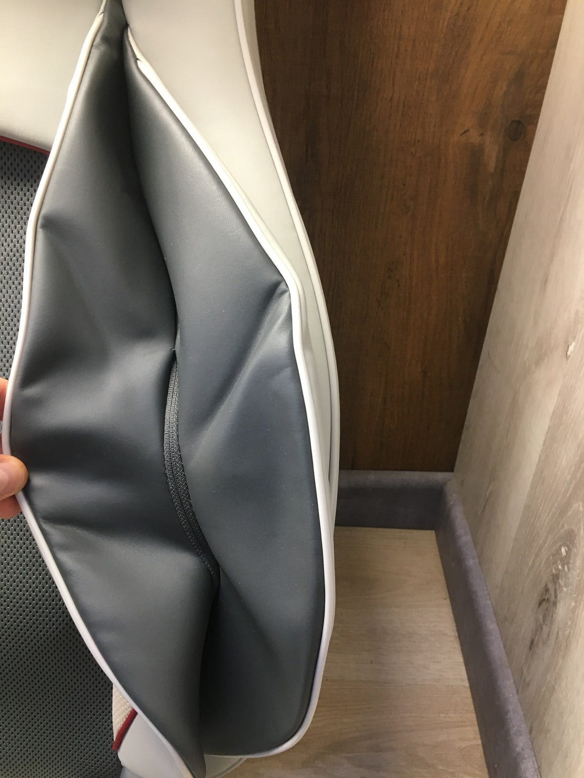 Beurer MG 320 Massagesitzauflage, für Rücken, Nacken, Oberschenkel, I36634