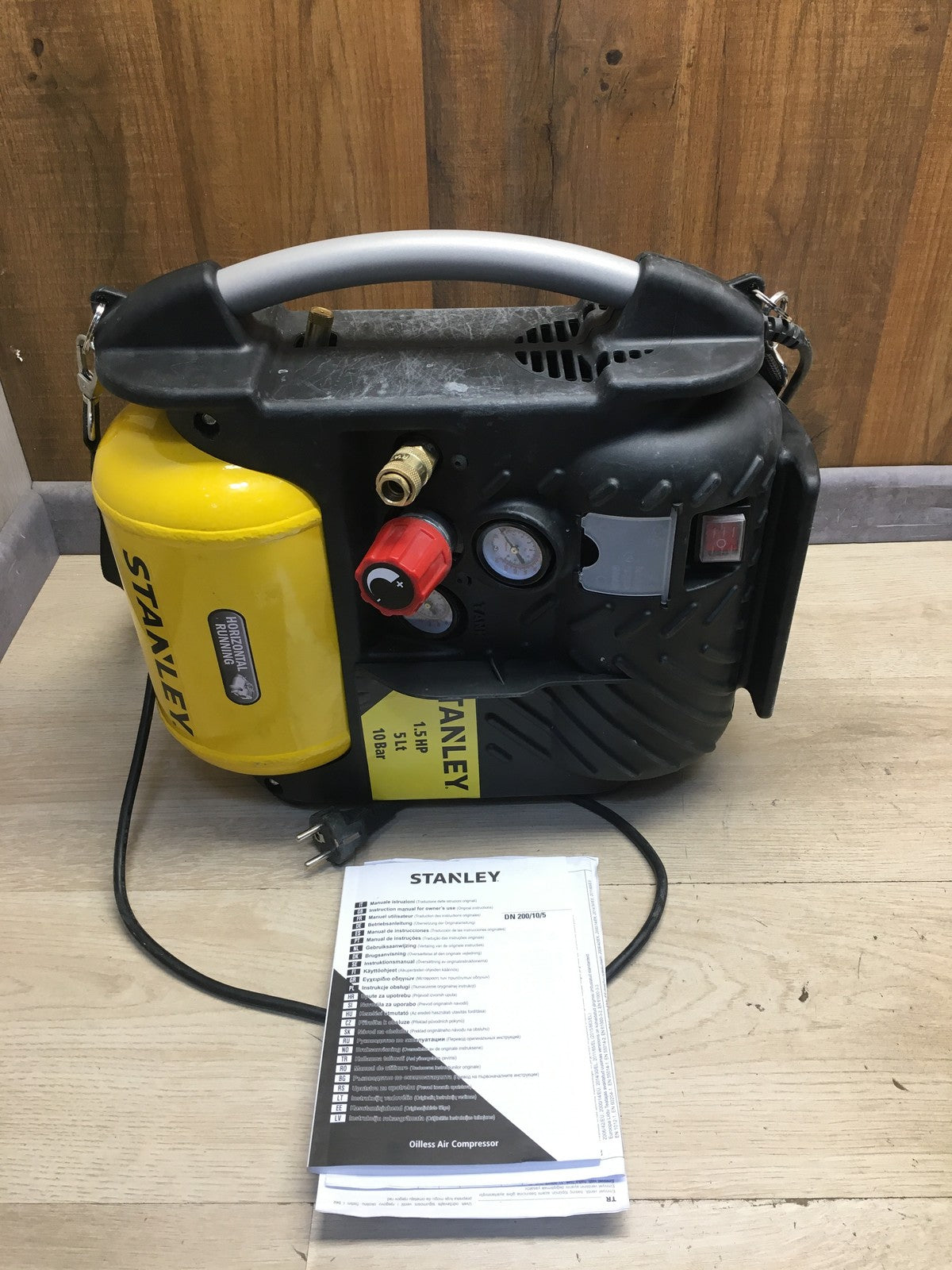 Stanley Mini Kompressor tragbar DN200/10/5 1100W 230V, I37662