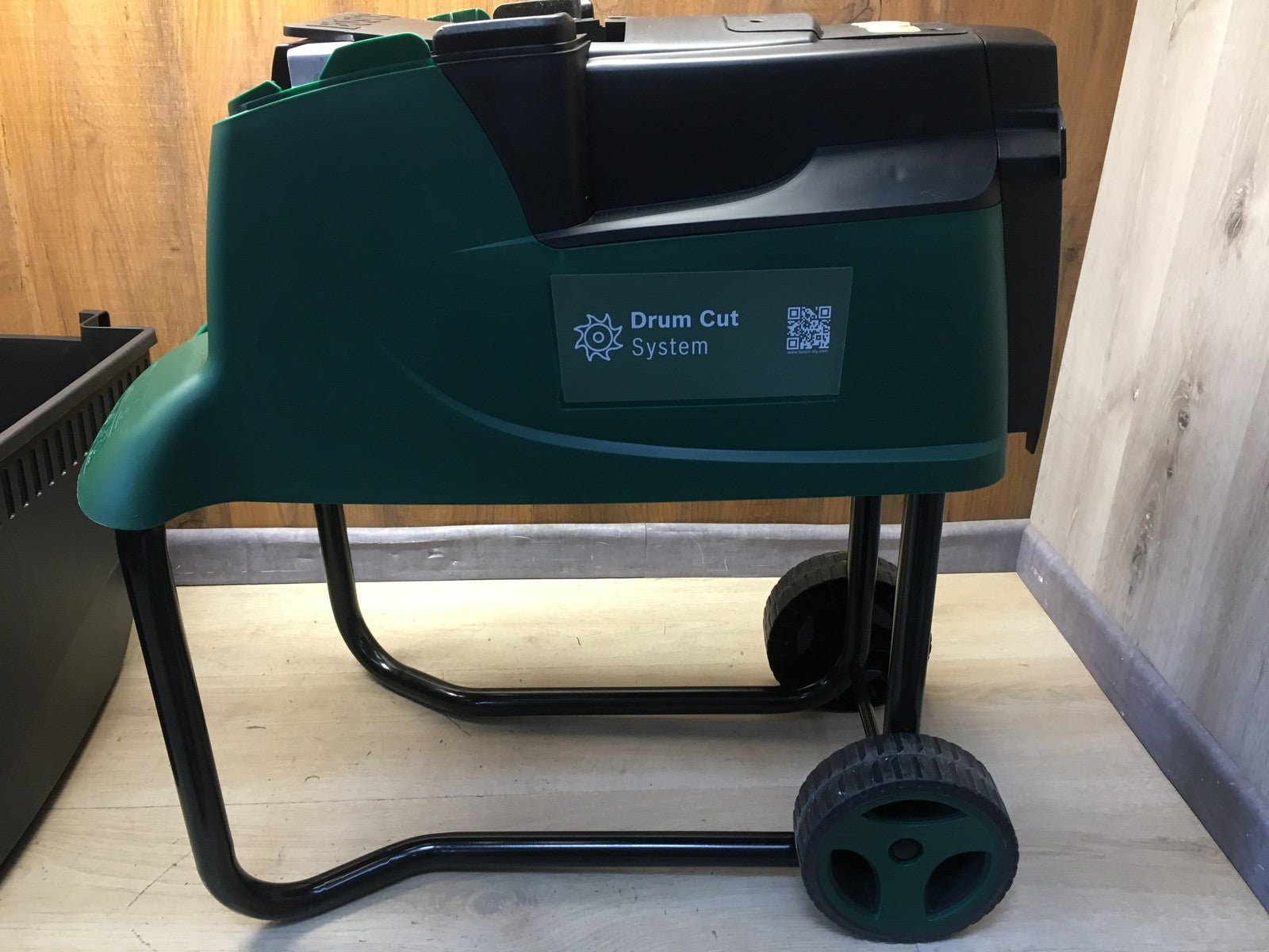 Bosch Leisehäcksler AXT 25 D, 2.500 W, für Hartholz und Dornensträucher, I38270