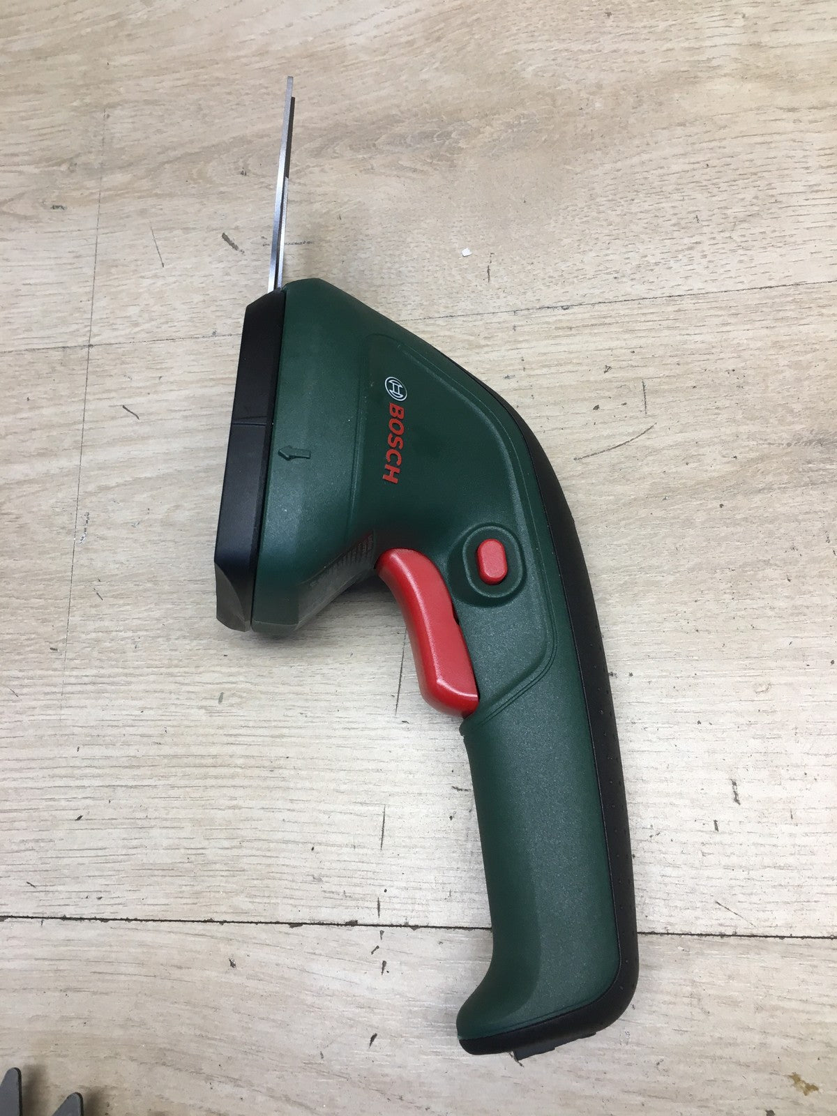 Bosch Gartenschere EasyShear, integrierter 3,6 V Akku, 12 cm / 8 cm, I39782