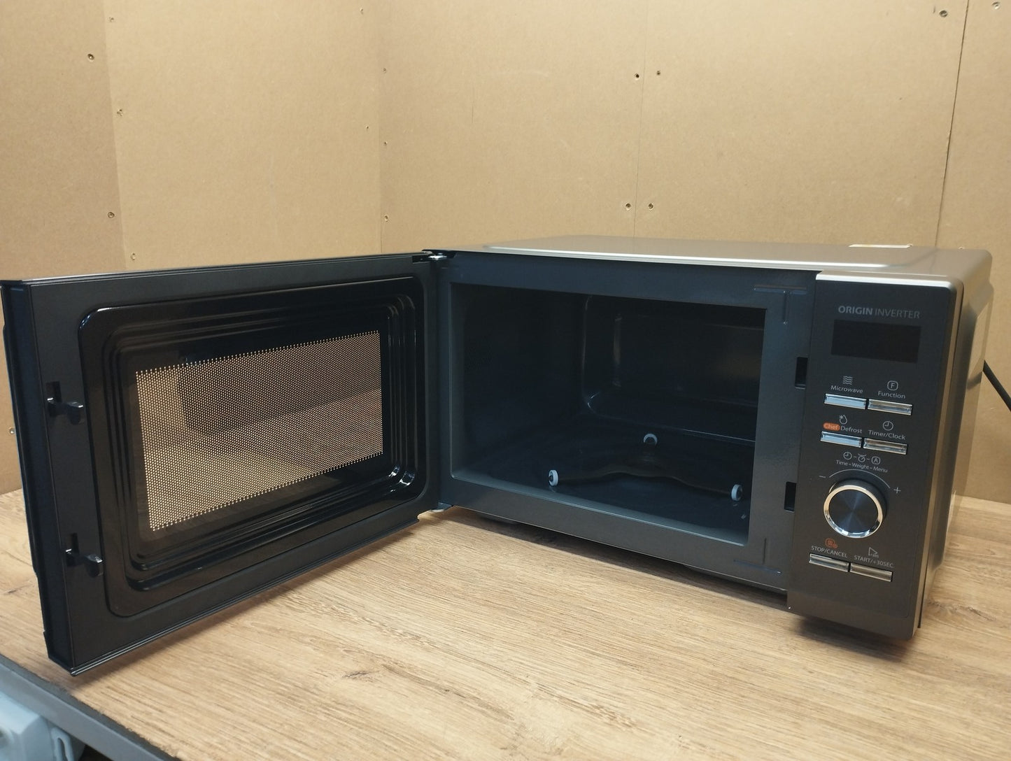 Toshiba MW3-AG25PFI(MG) Mikrowelle mit Grillfunktion, 25L, 900W, 1100W, I39734