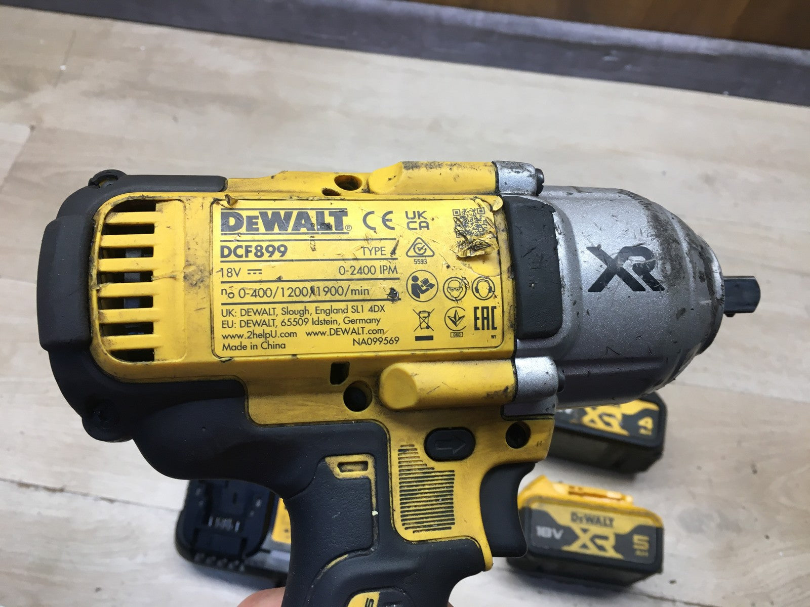DEWALT Akku-Schlagschrauber DCF899P2, inkl. 2x Akkus, I40043