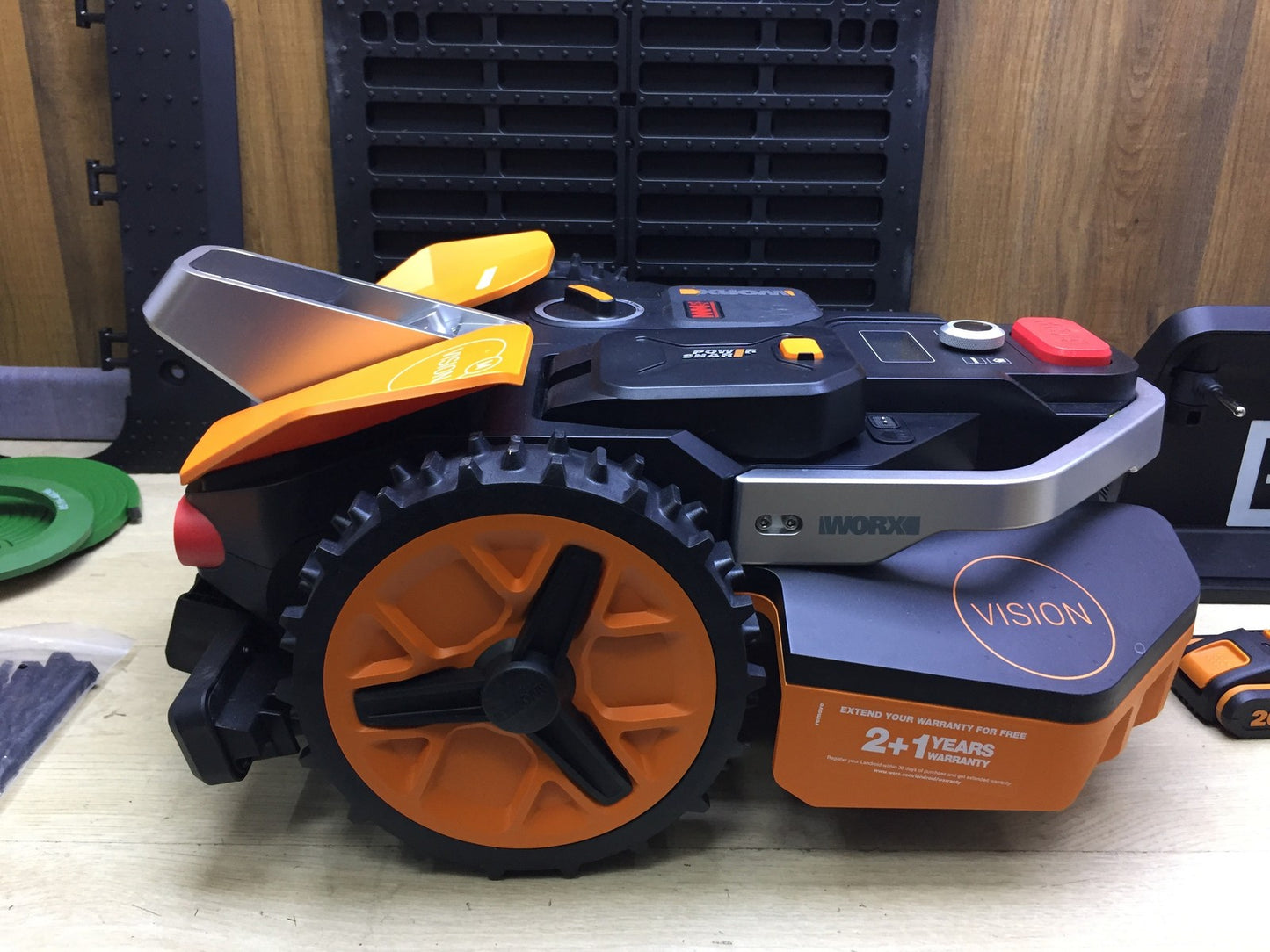 WORX Landroid Vision M550 Mähroboter ohne Begrenzungskabel WR205E, I33569