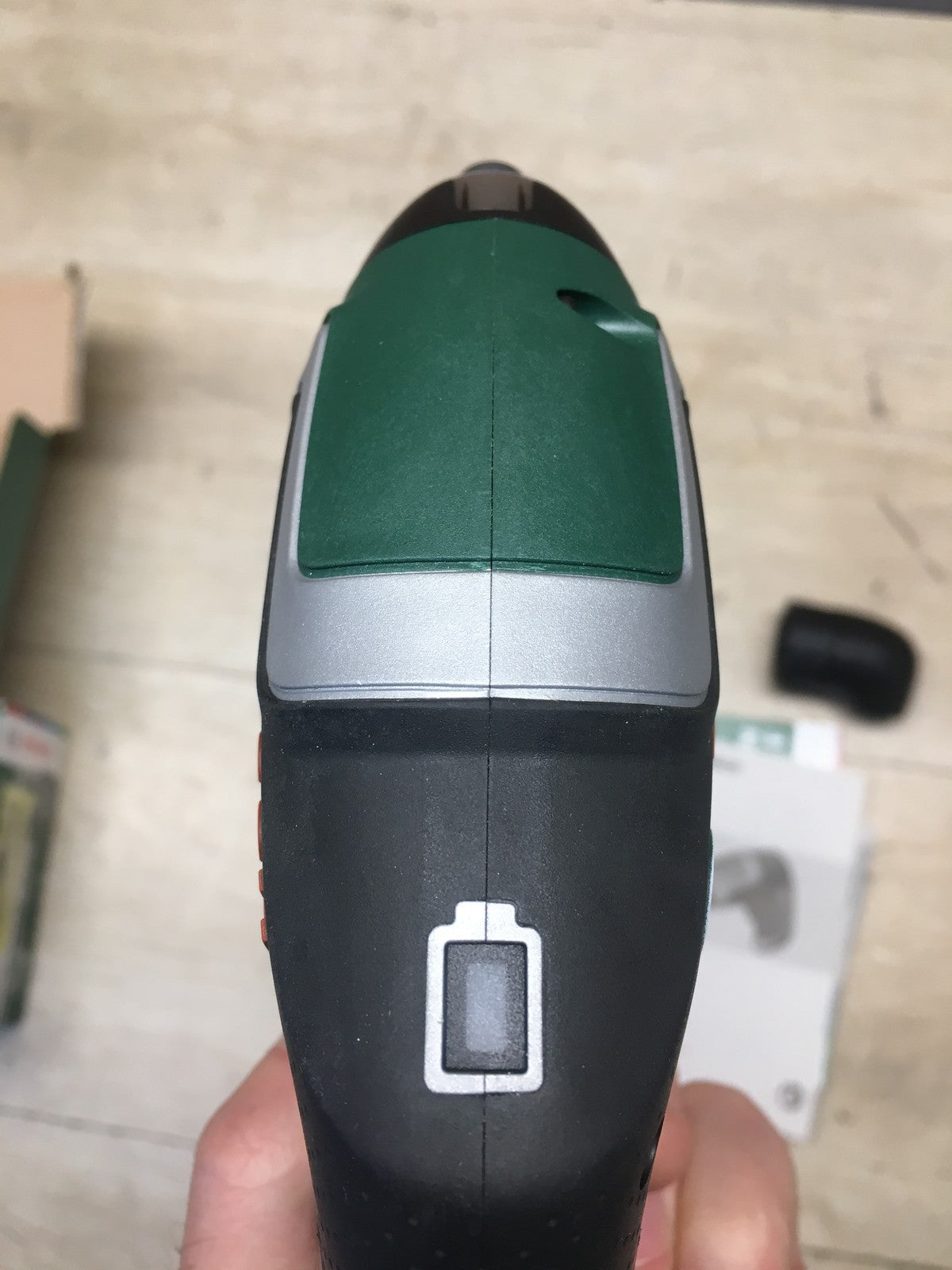 Bosch Akkuschrauber IXO, 7. Generation, 3,6V, 2,0Ah, 5,5Nm, I38084
