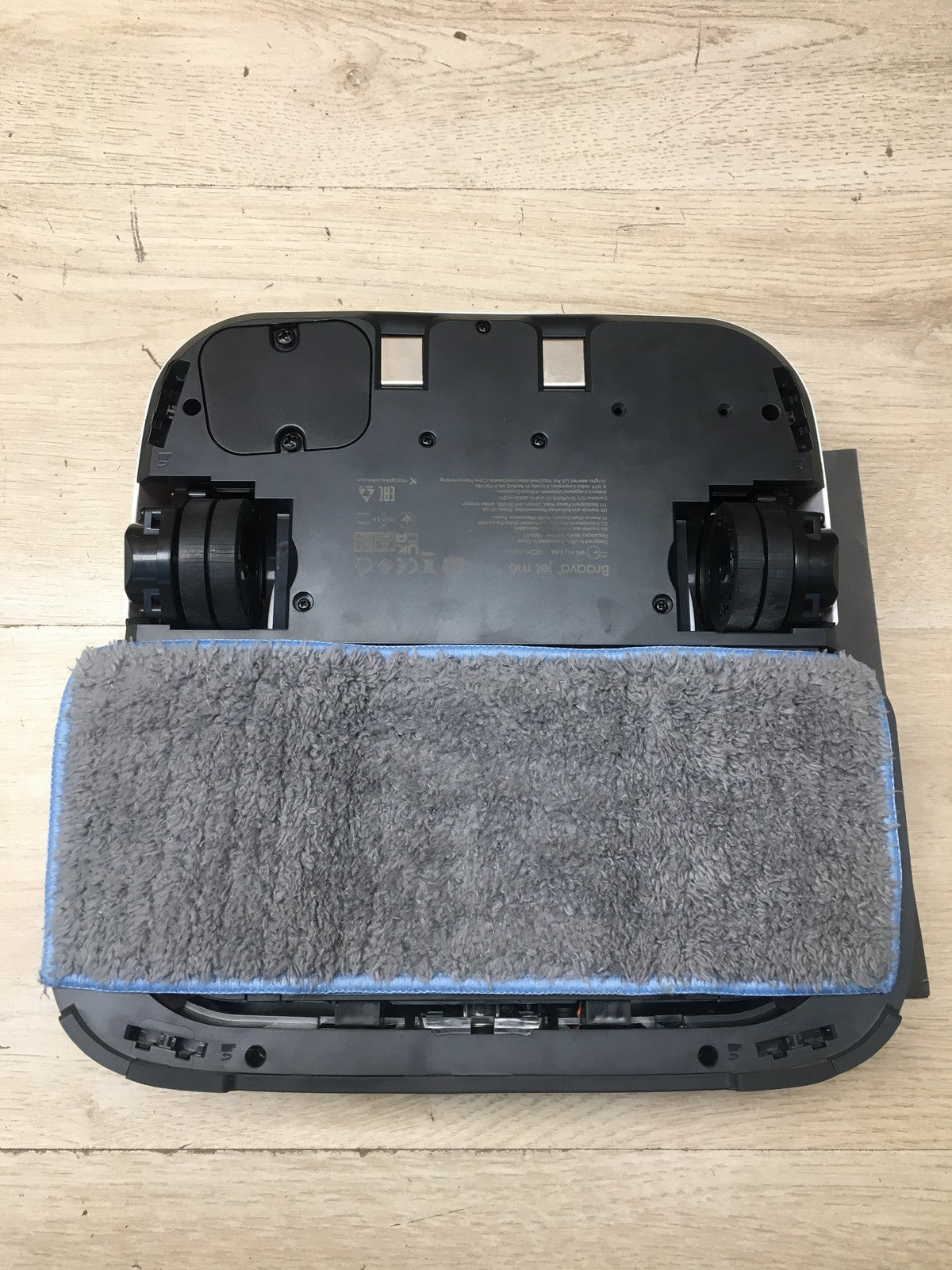 iRobot Braava Jet M6 Wischroboter mit Präzisions-Sprühstrahl RMA-Y1, I36461