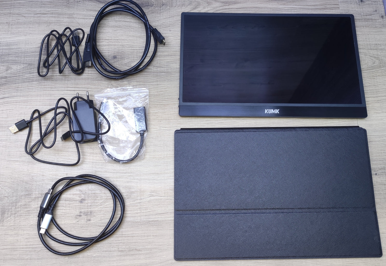 KUMK tragbarer Monitor 15" FHD 1920x1080 IPS HDMI USB-C Lautsprecher schwarz