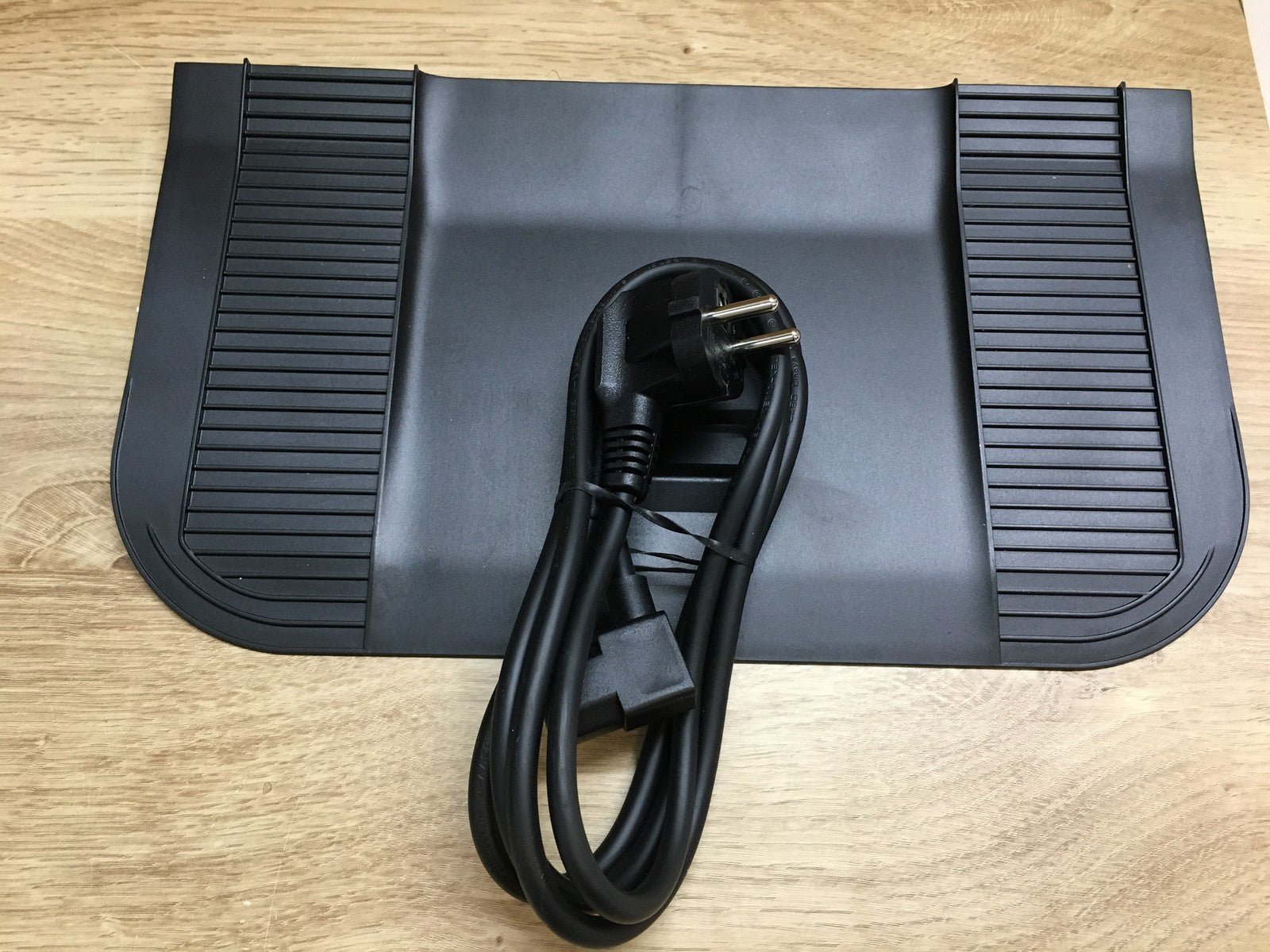Ecovacs Deebot T80 Omni Saugroboter mit Wischfunktion DEX68, schwarz, I39954