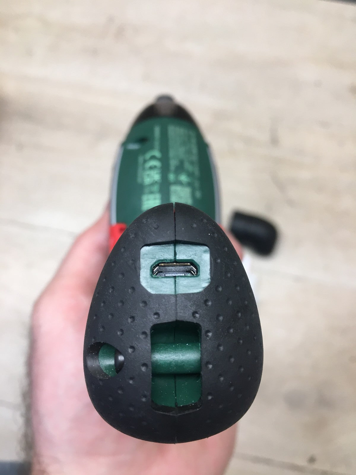 Bosch Akkuschrauber IXO, 7. Generation, 3,6V, 2,0Ah, 5,5Nm, I38084