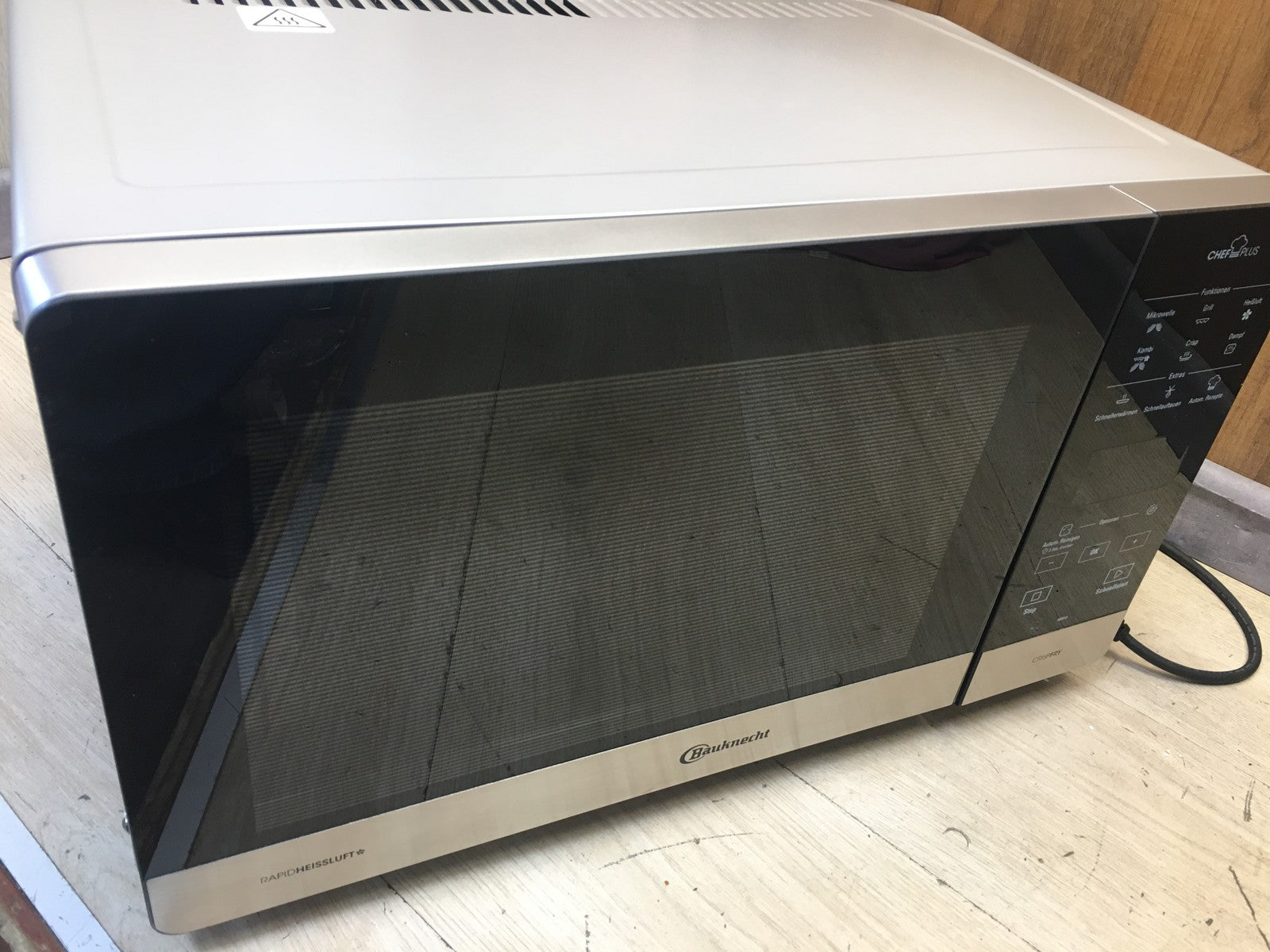 Bauknecht Chef Plus MW 49 SL 5in1-Multifunktionsmikrowelle, 800W, 25L, I39131