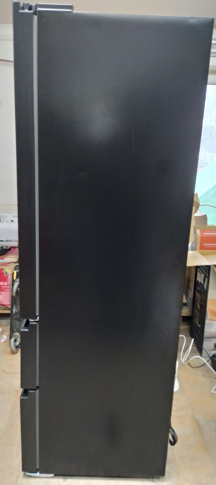 Hisense RF632N4WFE Kühlschrank Freistehend French Door 485 L NoFrost Schwarz