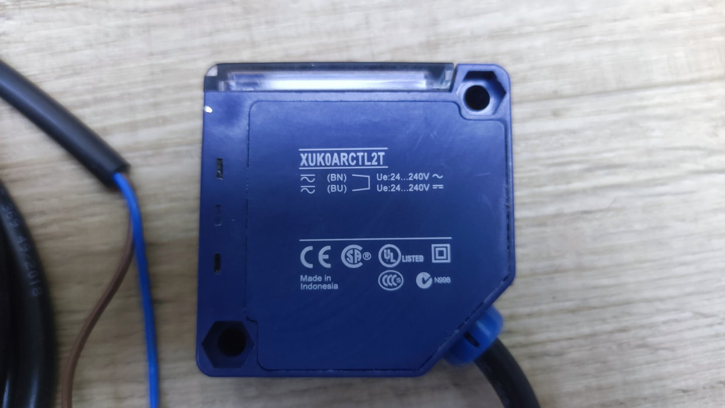 Schneider XUK0ARCTL2T Sensor Osiris XUK, Sender, Sn 0-30m, I36139