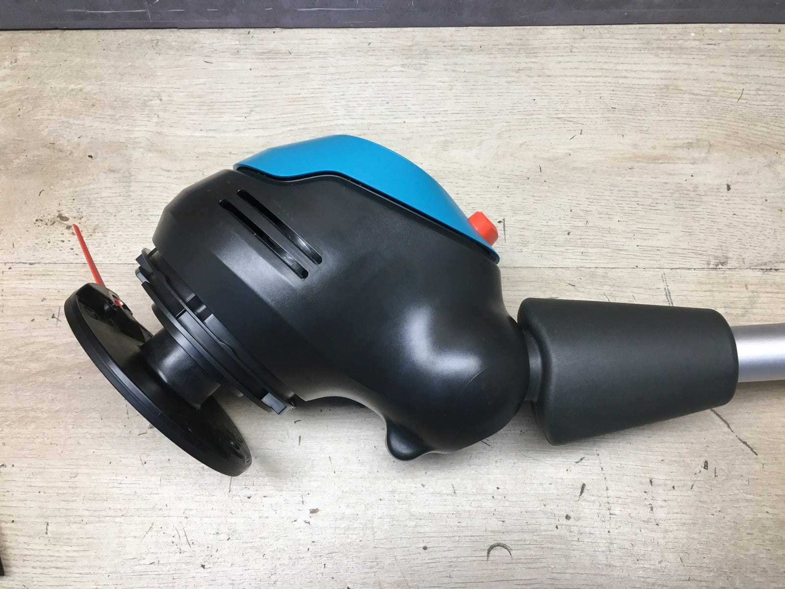 Gardena Akku-Trimmer EasyCut 23/18V P4A, inkl. Akku, 230 mm Schnittkreis, I38357