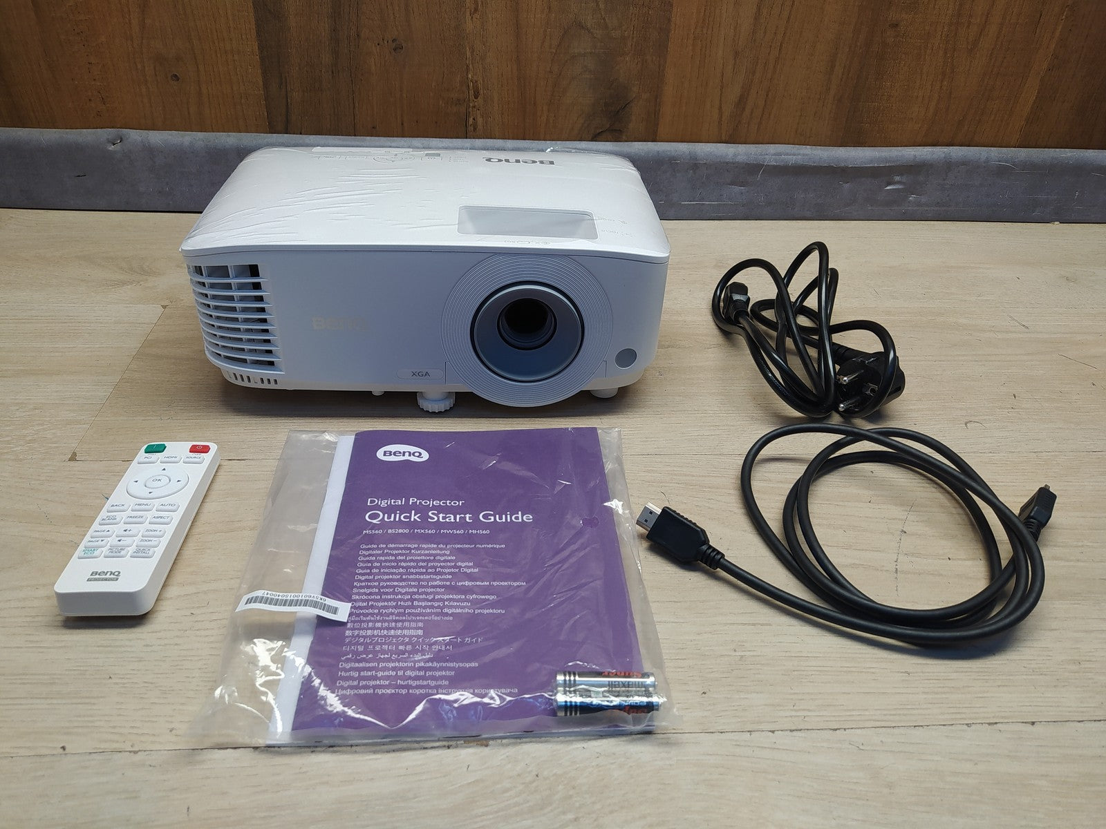 BenQ MX560 DLP Business Beamer mit 4000 Lumen XGA Auflösung