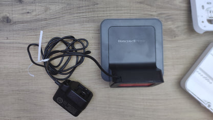 Honeywell Lyric T6R Wi-Fi Raumthermostat mit Empfängerbox, Tischhalter, I38664