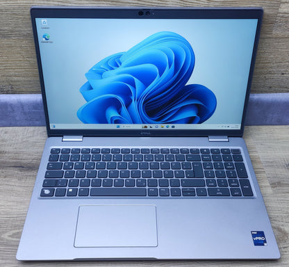 Dell Latitude 5530 Notebook 15.6" Touch FHD i5-1245U 16GB 256GB Thunderbolt LTE