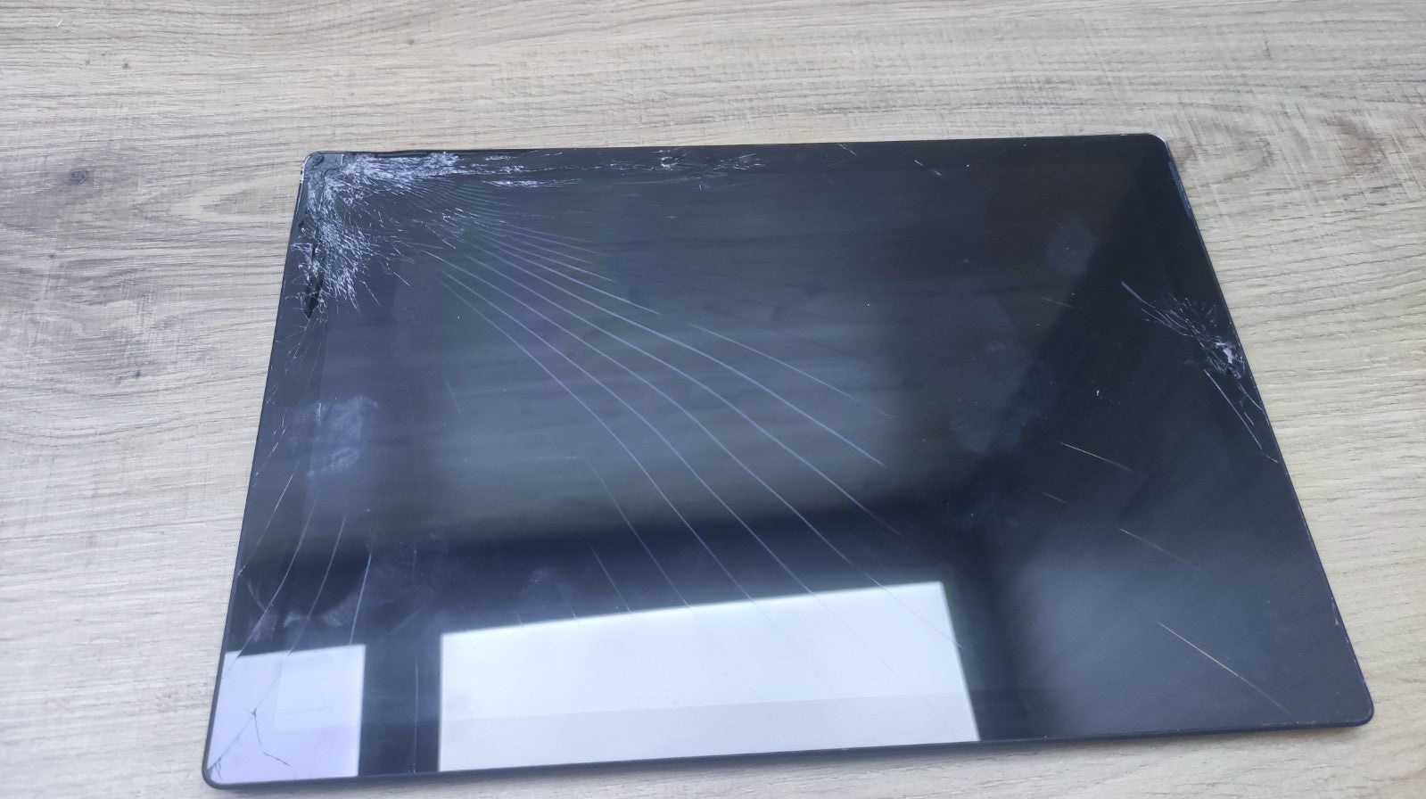 Microsoft Surface Pro 7 Tablet 12.3" 2736x1824 Intel i5 8GB 256GB GLASBRUCH