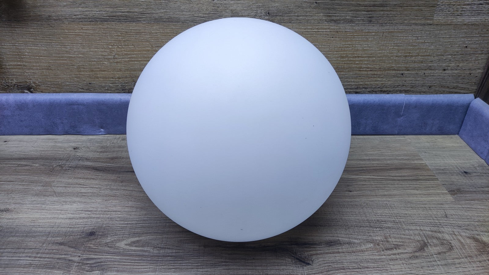 Eve Flare Tragbare smarte LED-Kugelleuchte (Ø 25 cm, dimmbar), I36007