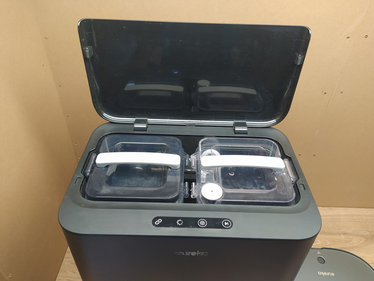 Eureka J12 Ultra Saugroboter mit Wischfunktion, I39399