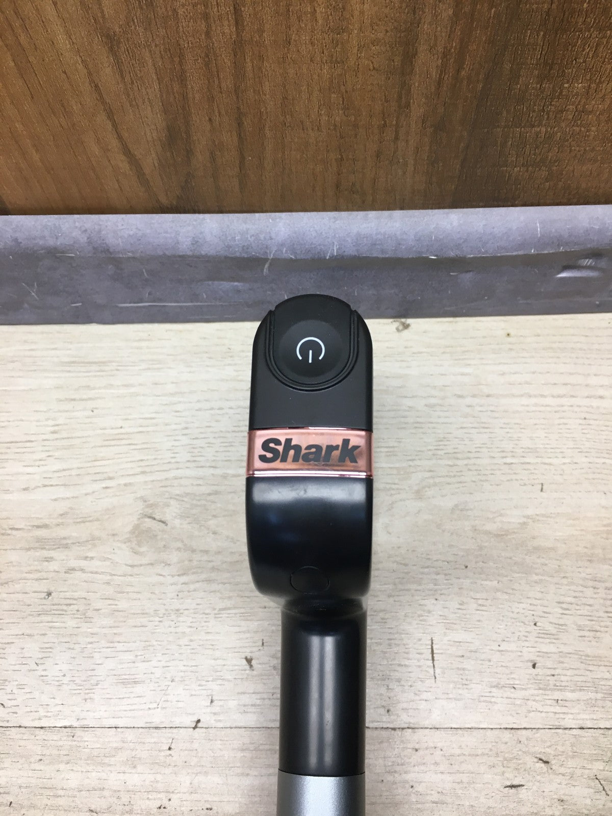 Shark HydroVac Kabelloser Nass-/Trockensauger WD210EU, I36013
