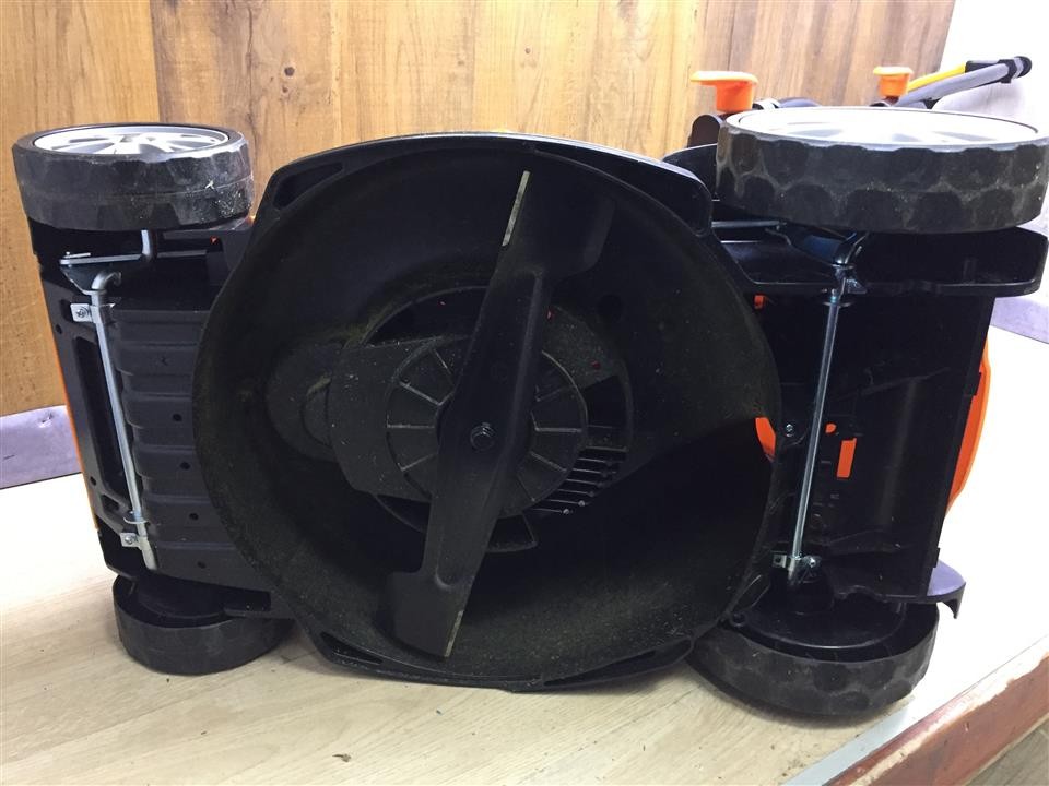 LawnMaster M2EB1637M Elektro-Rasenmäher 1600W, 40cm, I34150