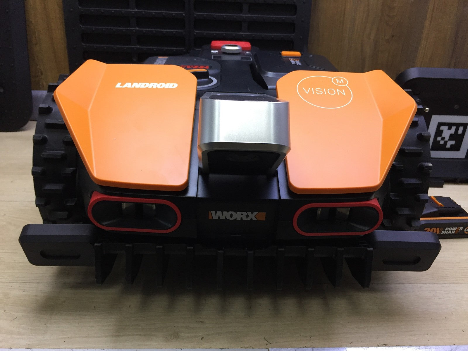 WORX Landroid Vision M550 Mähroboter ohne Begrenzungskabel WR205E, I33569