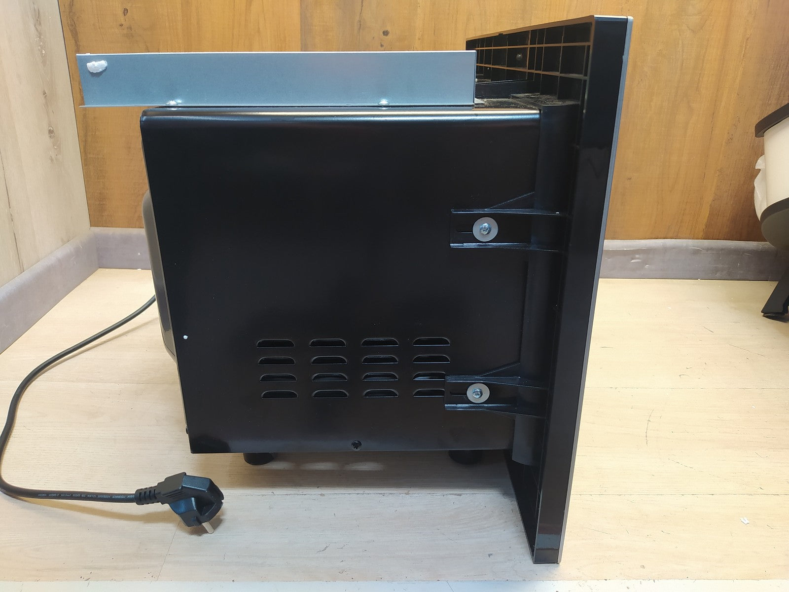 Bomann MWG 3001 H EB Einbaumikrowelle mit Grill und Heißluft, 25L, 900W, I38706