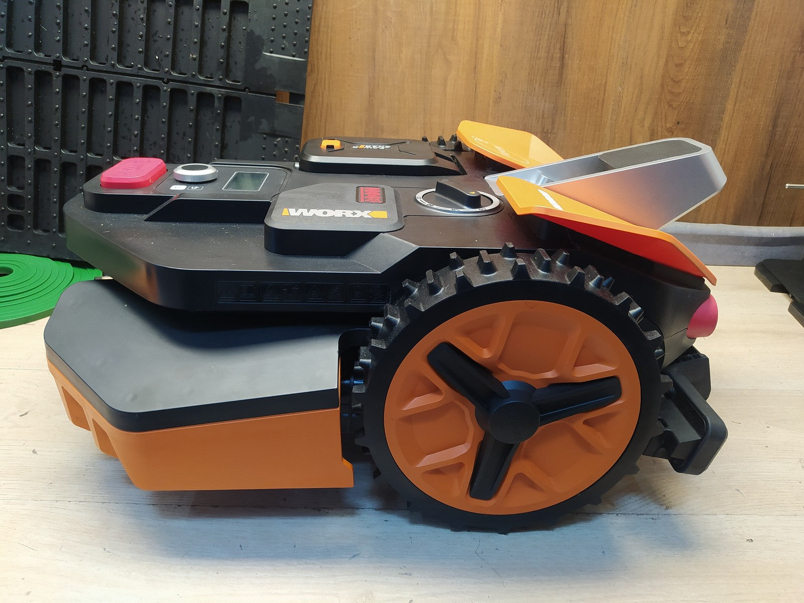 WORX Landroid Vision M600 Mähroboter ohne Begrenzungskabel WR206E.1 I37836
