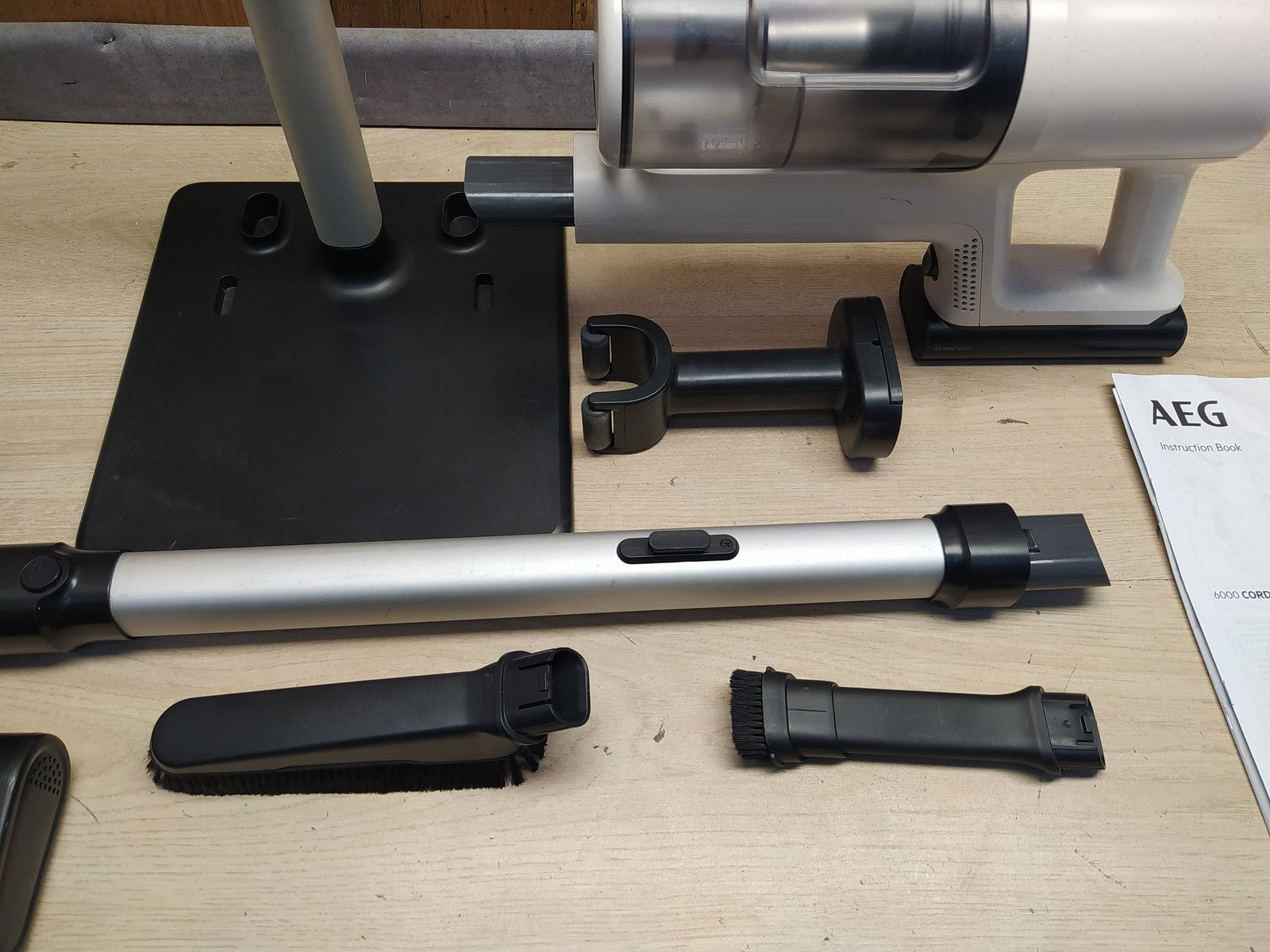 AEG Serie 6000 Akku‑Staubsauger AP61HB21SH, I35988