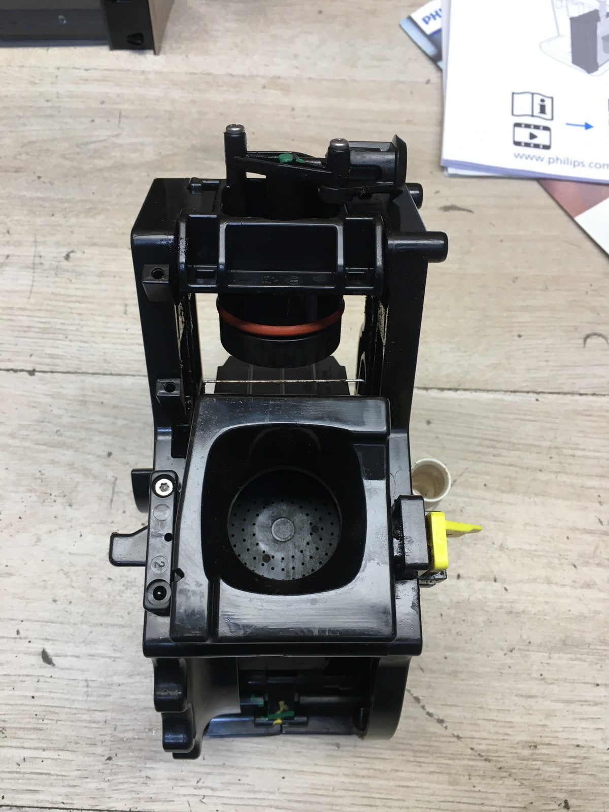 PHILIPS 3300 Series Kaffeevollautomat EP3326/90, 5 Getränke, I39378