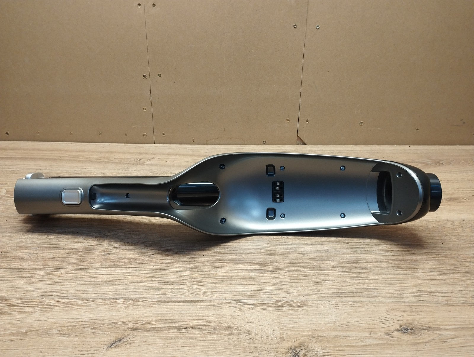 Grundig GMS2500 2 in 1 Akku-Stab-/Handstaubsauger VCH 9832, I39577